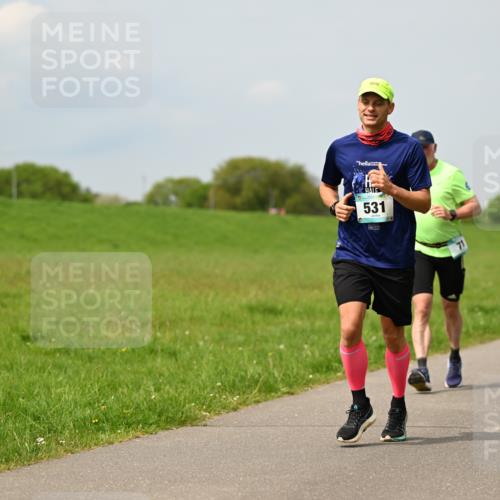 10.05.2026 - 8. Wedeler Halbmarathon Dr. Thomas Lammeyer http://msf.ph/oto/9705560 10.05.2026 11:54:40 Laufen 531 meine-sportfotos.de