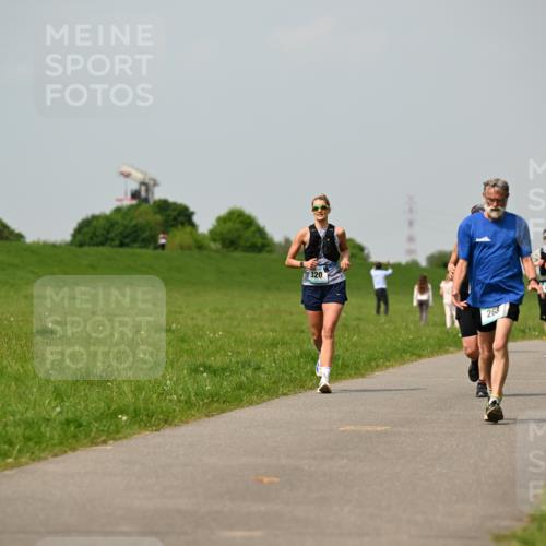 10.05.2026 - 8. Wedeler Halbmarathon Dr. Thomas Lammeyer http://msf.ph/oto/9705595 10.05.2026 11:54:59 Laufen 320, 268, 229 meine-sportfotos.de