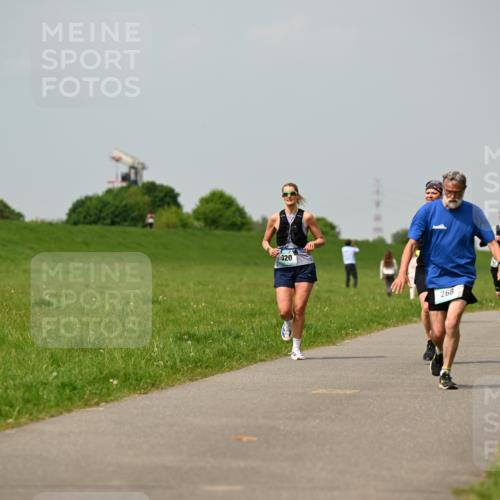 10.05.2026 - 8. Wedeler Halbmarathon Dr. Thomas Lammeyer http://msf.ph/oto/9705596 10.05.2026 11:54:59 Laufen 320, 268 meine-sportfotos.de