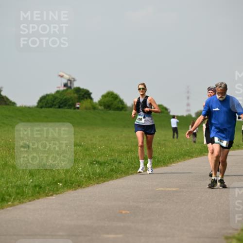 10.05.2026 - 8. Wedeler Halbmarathon Dr. Thomas Lammeyer http://msf.ph/oto/9705597 10.05.2026 11:54:59 Laufen 320, 258, 229 meine-sportfotos.de