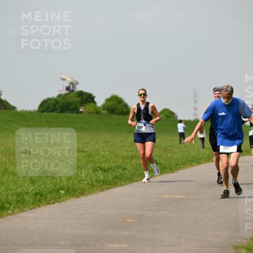 10.05.2026 - 8. Wedeler Halbmarathon Dr. Thomas Lammeyer http://msf.ph/oto/9705598 10.05.2026 11:54:59 Laufen 320, 229 meine-sportfotos.de