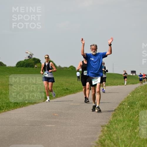 10.05.2026 - 8. Wedeler Halbmarathon Dr. Thomas Lammeyer http://msf.ph/oto/9705603 10.05.2026 11:55:01 Laufen 219, 320, 268 meine-sportfotos.de