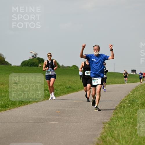 10.05.2026 - 8. Wedeler Halbmarathon Dr. Thomas Lammeyer http://msf.ph/oto/9705604 10.05.2026 11:55:01 Laufen 2197, 320, 268 meine-sportfotos.de