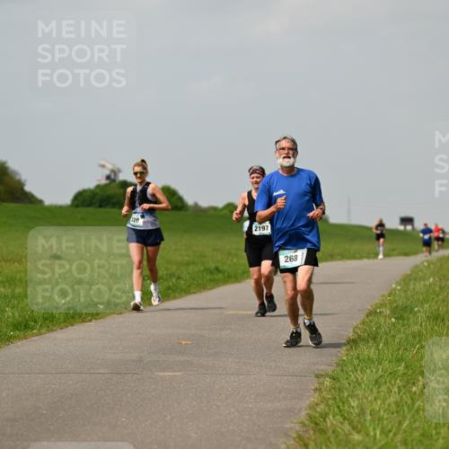 10.05.2026 - 8. Wedeler Halbmarathon Dr. Thomas Lammeyer http://msf.ph/oto/9705606 10.05.2026 11:55:01 Laufen 320, 2197, 268 meine-sportfotos.de