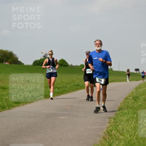 10.05.2026 - 8. Wedeler Halbmarathon Dr. Thomas Lammeyer http://msf.ph/oto/9705609 10.05.2026 11:55:02 Laufen 320, 2197, 268 meine-sportfotos.de