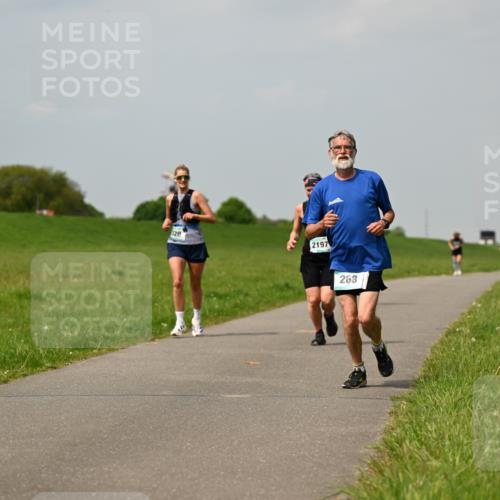 10.05.2026 - 8. Wedeler Halbmarathon Dr. Thomas Lammeyer http://msf.ph/oto/9705611 10.05.2026 11:55:02 Laufen 2197, 268 meine-sportfotos.de