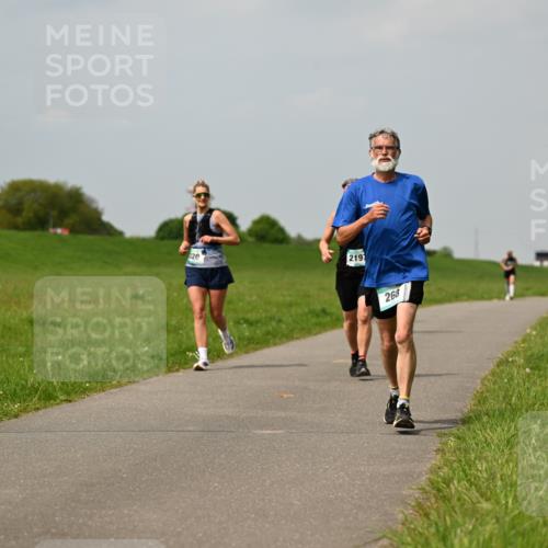 10.05.2026 - 8. Wedeler Halbmarathon Dr. Thomas Lammeyer http://msf.ph/oto/9705612 10.05.2026 11:55:02 Laufen 2191, 268 meine-sportfotos.de