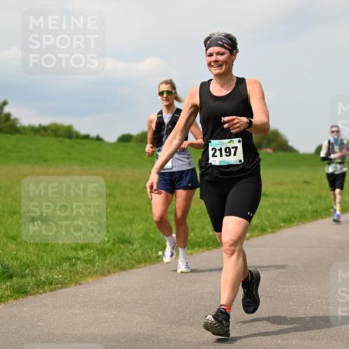 10.05.2026 - 8. Wedeler Halbmarathon Dr. Thomas Lammeyer http://msf.ph/oto/9705640 10.05.2026 11:55:06 Laufen 2197 meine-sportfotos.de