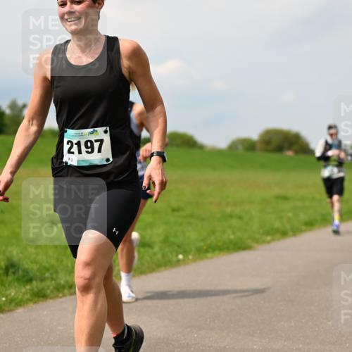 10.05.2026 - 8. Wedeler Halbmarathon Dr. Thomas Lammeyer http://msf.ph/oto/9705645 10.05.2026 11:55:07 Laufen 2197 meine-sportfotos.de