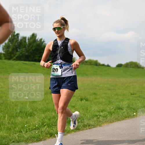 10.05.2026 - 8. Wedeler Halbmarathon Dr. Thomas Lammeyer http://msf.ph/oto/9705647 10.05.2026 11:55:08 Laufen 320 meine-sportfotos.de