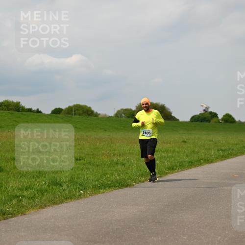 10.05.2026 - 8. Wedeler Halbmarathon Dr. Thomas Lammeyer http://msf.ph/oto/9705658 10.05.2026 11:55:11 Laufen 2105 meine-sportfotos.de