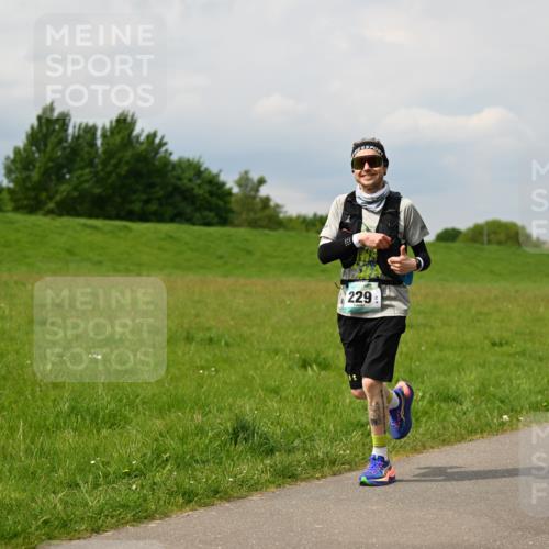 10.05.2026 - 8. Wedeler Halbmarathon Dr. Thomas Lammeyer http://msf.ph/oto/9705660 10.05.2026 11:55:10 Laufen 229 meine-sportfotos.de