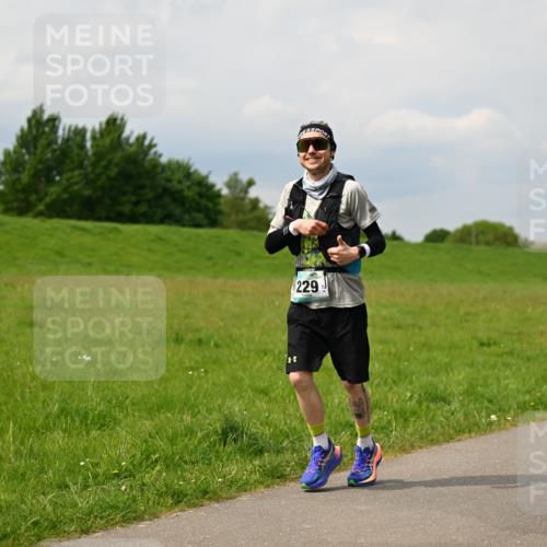 10.05.2026 - 8. Wedeler Halbmarathon Dr. Thomas Lammeyer http://msf.ph/oto/9705661 10.05.2026 11:55:10 Laufen 229 meine-sportfotos.de