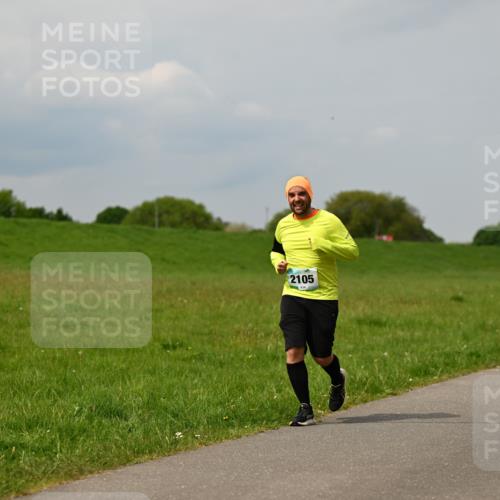 10.05.2026 - 8. Wedeler Halbmarathon Dr. Thomas Lammeyer http://msf.ph/oto/9705664 10.05.2026 11:55:11 Laufen 2105 meine-sportfotos.de