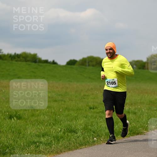 10.05.2026 - 8. Wedeler Halbmarathon Dr. Thomas Lammeyer http://msf.ph/oto/9705667 10.05.2026 11:55:12 Laufen 2105 meine-sportfotos.de