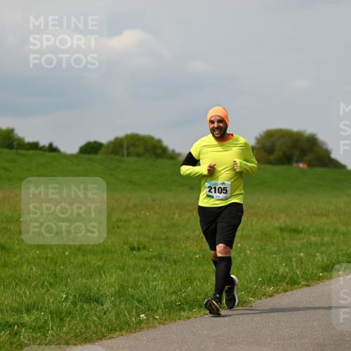 10.05.2026 - 8. Wedeler Halbmarathon Dr. Thomas Lammeyer http://msf.ph/oto/9705668 10.05.2026 11:55:12 Laufen 2105 meine-sportfotos.de