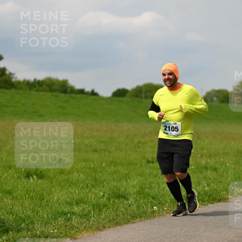 10.05.2026 - 8. Wedeler Halbmarathon Dr. Thomas Lammeyer http://msf.ph/oto/9705670 10.05.2026 11:55:12 Laufen 2105 meine-sportfotos.de