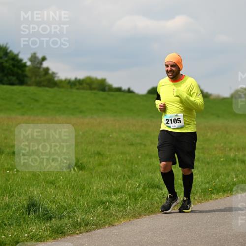 10.05.2026 - 8. Wedeler Halbmarathon Dr. Thomas Lammeyer http://msf.ph/oto/9705673 10.05.2026 11:55:12 Laufen 2105, 856 meine-sportfotos.de