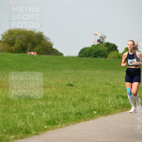 10.05.2026 - 8. Wedeler Halbmarathon Dr. Thomas Lammeyer http://msf.ph/oto/9705687 10.05.2026 11:55:20 Laufen  meine-sportfotos.de