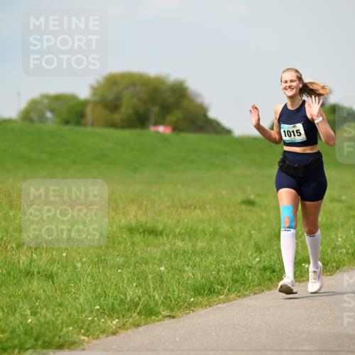 10.05.2026 - 8. Wedeler Halbmarathon Dr. Thomas Lammeyer http://msf.ph/oto/9705701 10.05.2026 11:55:22 Laufen 1015 meine-sportfotos.de