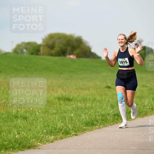 10.05.2026 - 8. Wedeler Halbmarathon Dr. Thomas Lammeyer http://msf.ph/oto/9705702 10.05.2026 11:55:22 Laufen 1015 meine-sportfotos.de