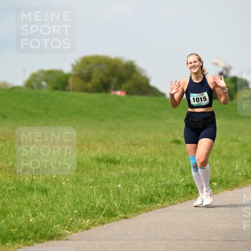 10.05.2026 - 8. Wedeler Halbmarathon Dr. Thomas Lammeyer http://msf.ph/oto/9705703 10.05.2026 11:55:22 Laufen 1015 meine-sportfotos.de