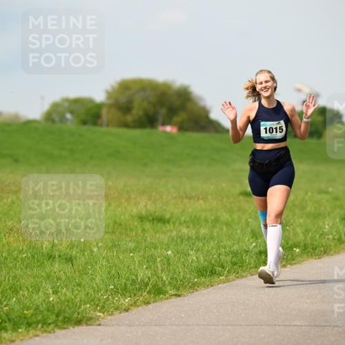 10.05.2026 - 8. Wedeler Halbmarathon Dr. Thomas Lammeyer http://msf.ph/oto/9705705 10.05.2026 11:55:22 Laufen 1015 meine-sportfotos.de