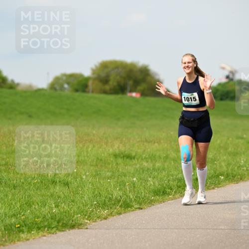 10.05.2026 - 8. Wedeler Halbmarathon Dr. Thomas Lammeyer http://msf.ph/oto/9705706 10.05.2026 11:55:23 Laufen 1015 meine-sportfotos.de