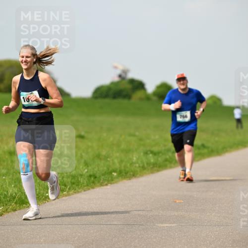 10.05.2026 - 8. Wedeler Halbmarathon Dr. Thomas Lammeyer http://msf.ph/oto/9705709 10.05.2026 11:55:24 Laufen 102, 766 meine-sportfotos.de