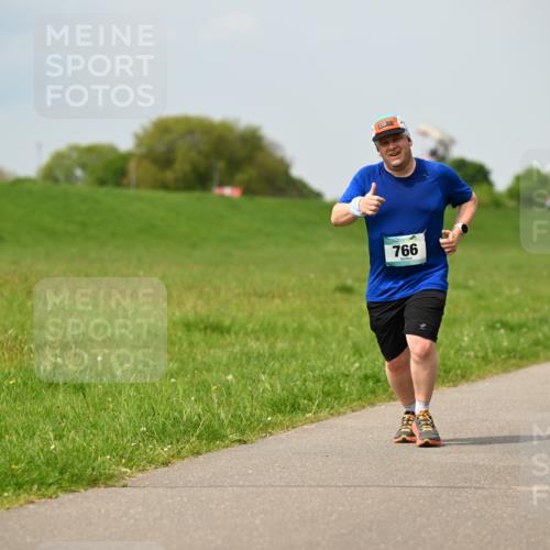 10.05.2026 - 8. Wedeler Halbmarathon Dr. Thomas Lammeyer http://msf.ph/oto/9705721 10.05.2026 11:55:26 Laufen 766 meine-sportfotos.de
