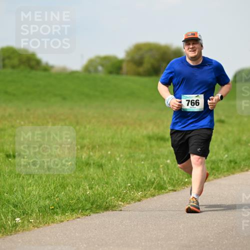 10.05.2026 - 8. Wedeler Halbmarathon Dr. Thomas Lammeyer http://msf.ph/oto/9705727 10.05.2026 11:55:26 Laufen 766 meine-sportfotos.de