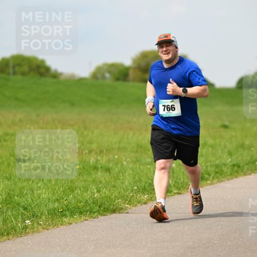 10.05.2026 - 8. Wedeler Halbmarathon Dr. Thomas Lammeyer http://msf.ph/oto/9705729 10.05.2026 11:55:27 Laufen 766 meine-sportfotos.de