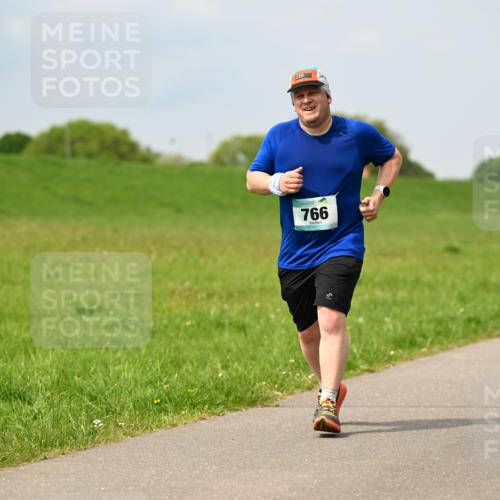 10.05.2026 - 8. Wedeler Halbmarathon Dr. Thomas Lammeyer http://msf.ph/oto/9705731 10.05.2026 11:55:27 Laufen 106, 766 meine-sportfotos.de