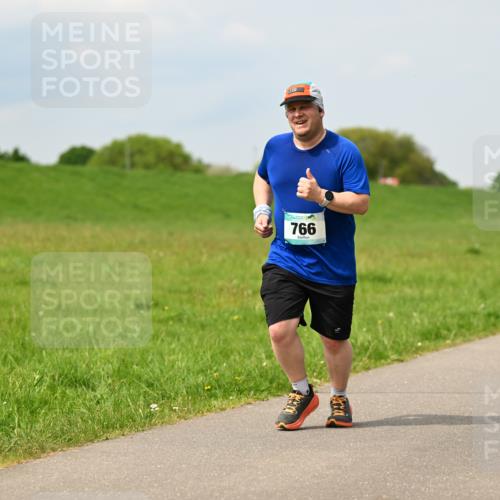 10.05.2026 - 8. Wedeler Halbmarathon Dr. Thomas Lammeyer http://msf.ph/oto/9705733 10.05.2026 11:55:27 Laufen 766 meine-sportfotos.de