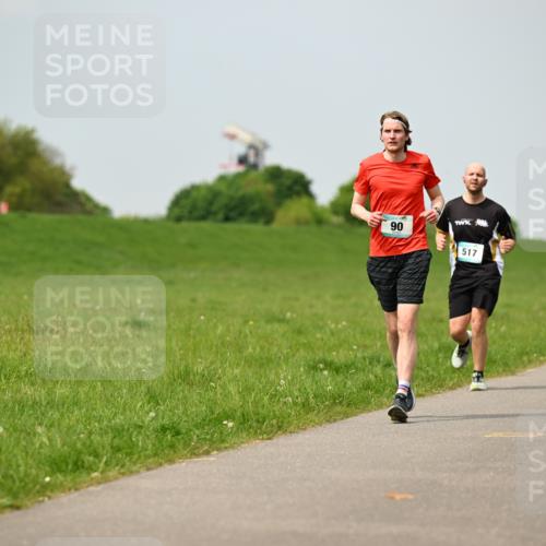 10.05.2026 - 8. Wedeler Halbmarathon Dr. Thomas Lammeyer http://msf.ph/oto/9705740 10.05.2026 11:55:40 Laufen 517 meine-sportfotos.de
