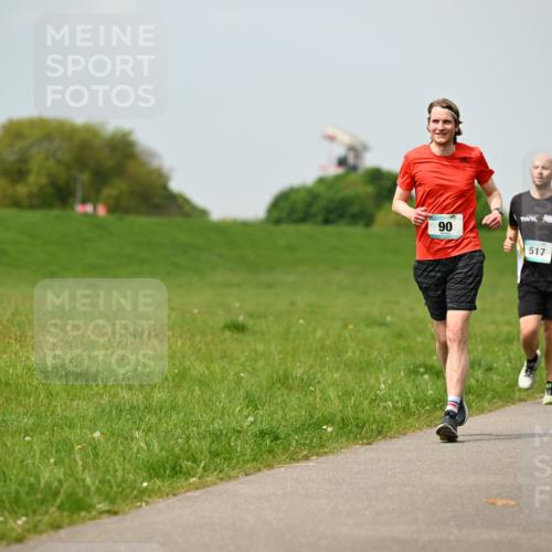 10.05.2026 - 8. Wedeler Halbmarathon Dr. Thomas Lammeyer http://msf.ph/oto/9705746 10.05.2026 11:55:41 Laufen 517 meine-sportfotos.de