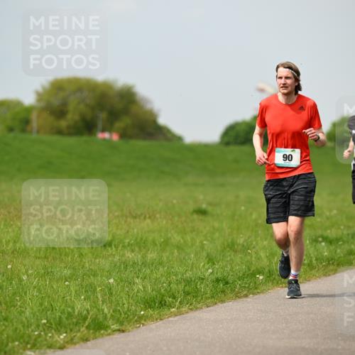 10.05.2026 - 8. Wedeler Halbmarathon Dr. Thomas Lammeyer http://msf.ph/oto/9705753 10.05.2026 11:55:42 Laufen 517 meine-sportfotos.de