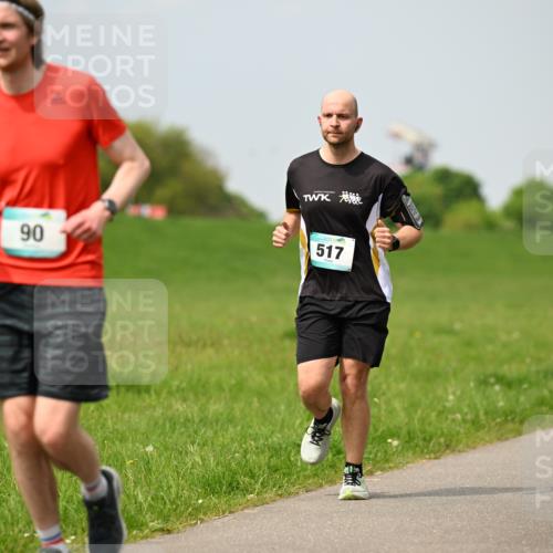 10.05.2026 - 8. Wedeler Halbmarathon Dr. Thomas Lammeyer http://msf.ph/oto/9705764 10.05.2026 11:55:45 Laufen 517 meine-sportfotos.de