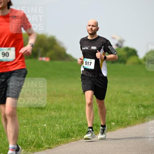 10.05.2026 - 8. Wedeler Halbmarathon Dr. Thomas Lammeyer http://msf.ph/oto/9705767 10.05.2026 11:55:45 Laufen 517 meine-sportfotos.de
