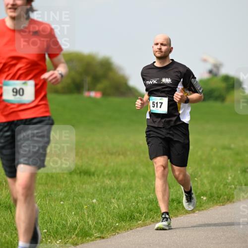 10.05.2026 - 8. Wedeler Halbmarathon Dr. Thomas Lammeyer http://msf.ph/oto/9705768 10.05.2026 11:55:45 Laufen 517 meine-sportfotos.de