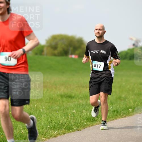 10.05.2026 - 8. Wedeler Halbmarathon Dr. Thomas Lammeyer http://msf.ph/oto/9705771 10.05.2026 11:55:46 Laufen 517 meine-sportfotos.de