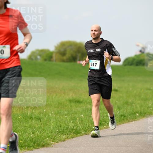 10.05.2026 - 8. Wedeler Halbmarathon Dr. Thomas Lammeyer http://msf.ph/oto/9705775 10.05.2026 11:55:46 Laufen 517 meine-sportfotos.de