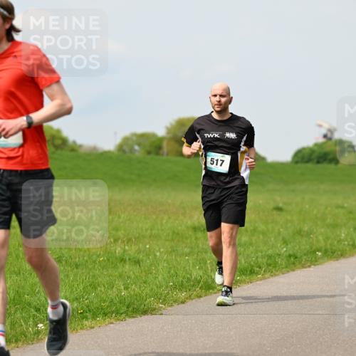 10.05.2026 - 8. Wedeler Halbmarathon Dr. Thomas Lammeyer http://msf.ph/oto/9705776 10.05.2026 11:55:46 Laufen 517 meine-sportfotos.de