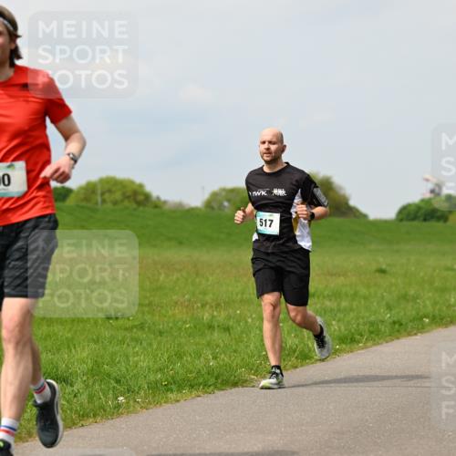 10.05.2026 - 8. Wedeler Halbmarathon Dr. Thomas Lammeyer http://msf.ph/oto/9705779 10.05.2026 11:55:47 Laufen 517 meine-sportfotos.de