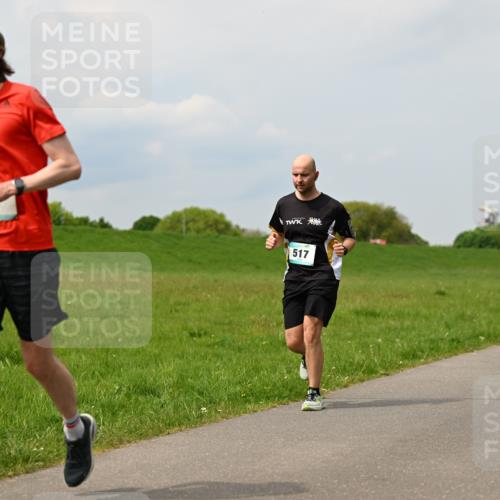 10.05.2026 - 8. Wedeler Halbmarathon Dr. Thomas Lammeyer http://msf.ph/oto/9705782 10.05.2026 11:55:47 Laufen 517 meine-sportfotos.de