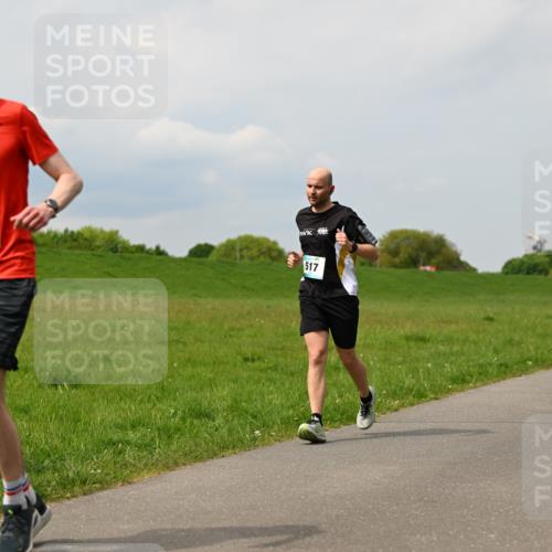 10.05.2026 - 8. Wedeler Halbmarathon Dr. Thomas Lammeyer http://msf.ph/oto/9705784 10.05.2026 11:55:47 Laufen 517 meine-sportfotos.de