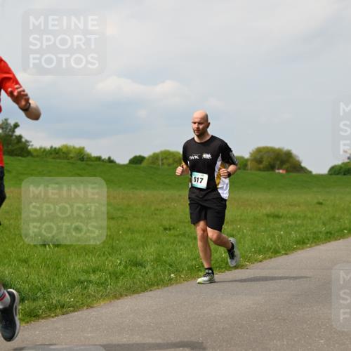 10.05.2026 - 8. Wedeler Halbmarathon Dr. Thomas Lammeyer http://msf.ph/oto/9705785 10.05.2026 11:55:47 Laufen 517 meine-sportfotos.de