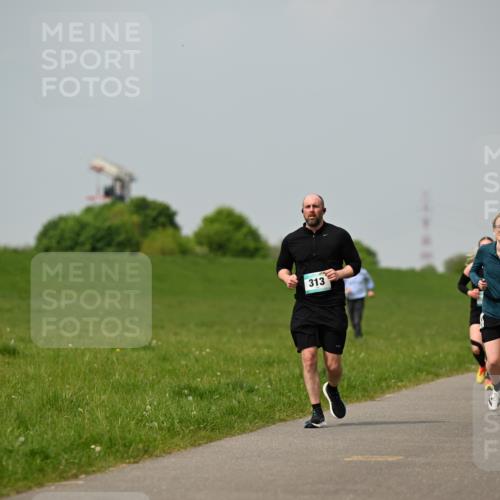 10.05.2026 - 8. Wedeler Halbmarathon Dr. Thomas Lammeyer http://msf.ph/oto/9705794 10.05.2026 11:55:51 Laufen 313, 485 meine-sportfotos.de