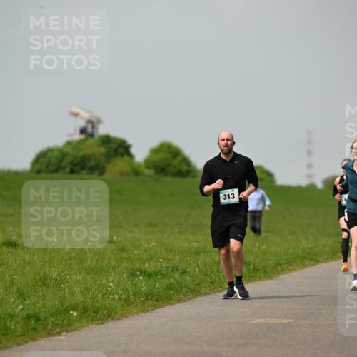 10.05.2026 - 8. Wedeler Halbmarathon Dr. Thomas Lammeyer http://msf.ph/oto/9705795 10.05.2026 11:55:51 Laufen 313, 485 meine-sportfotos.de