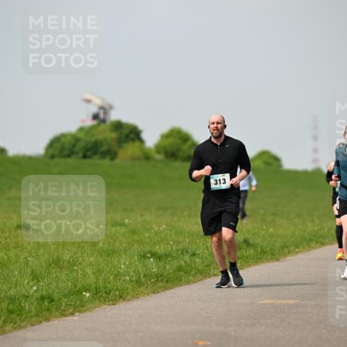 10.05.2026 - 8. Wedeler Halbmarathon Dr. Thomas Lammeyer http://msf.ph/oto/9705799 10.05.2026 11:55:52 Laufen 313, 485 meine-sportfotos.de